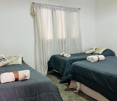 Tristan Suarez House | HOSPEDAJE "La Catalina" Ubicada a 15 minutos del Aeropuerto Internacional de Ezeiza con Estacionamiento Gratis