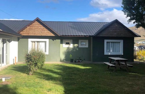 Macrozona Meseta Cerro Calafate Hotel | HOSPEDAR CALAFATE - Los Lupinos