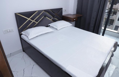 New Delhi House | Host Inn