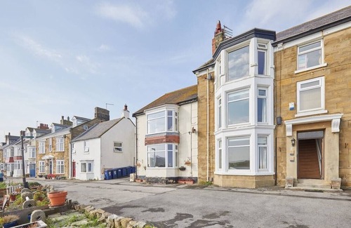 Marske-by-the-Sea Apartment | Host & Stay | Beach Retreat