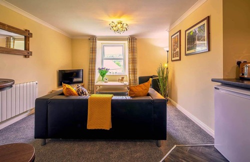 Eastgate Apartment | Host & Stay | Chapel Race - Low Force