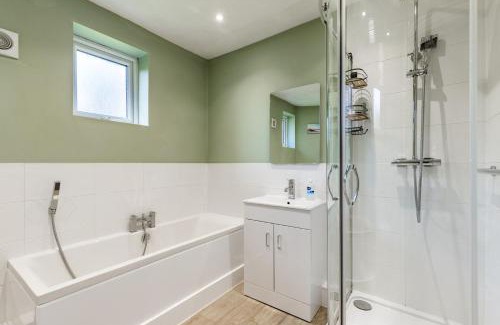 Coltishall House | Host & Stay - Church Close