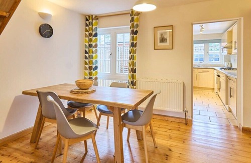 Canterbury House | Host & Stay | Corner Cottage