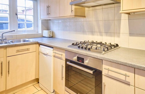 Canterbury House | Host & Stay | Corner Cottage