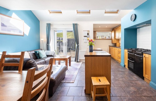 Amble House | Host Stay Harbour Holm