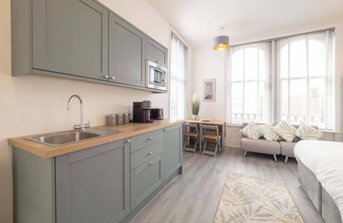 Ramsgate Apartment | Host & Stay | Harbour Point
