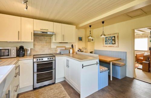Corpusty House | Host & Stay - Pebble Cottage