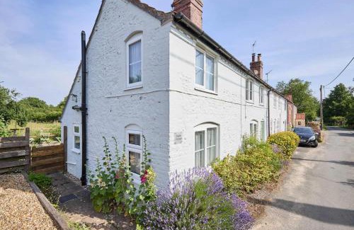 Corpusty House | Host & Stay - Pebble Cottage