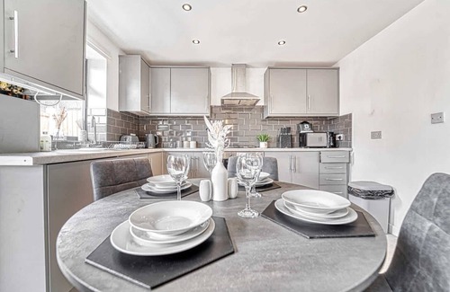 Worcester House | Host & Stay | Rose Cottage