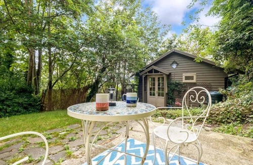 Brighton City Centre Cabin | Host & Stay | The Eco Cabin