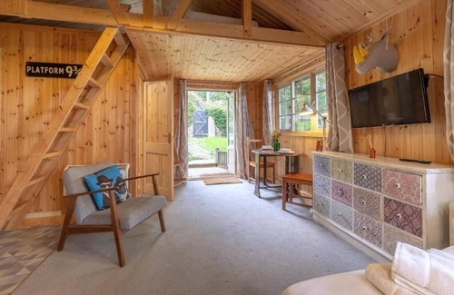 Brighton City Centre Cabin | Host & Stay | The Eco Cabin