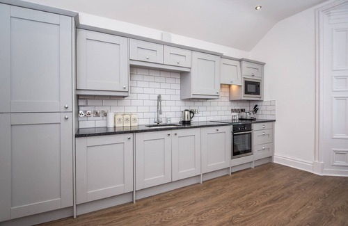 Durham Apartment | Host & Stay | The Fordham