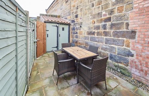 Great Ayton House | Host Stay Waterlily Cottage