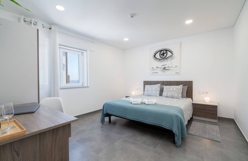 Arvore House | Host Wise Arvore - Double Room | Beachfront and Pool