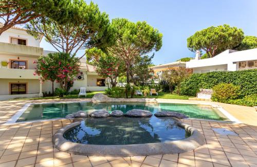 Aldeia das Acoteias Apartment | Host Wise - Fresh Sunny Flat with Pool & Terrace