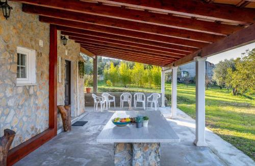 Ourem Apartment | Host Wise - Rustic Adorable House in Old Village