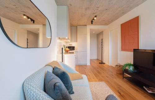 Matosinhos Apartment | Host Wise - Seaside Bright Flat w Balcony