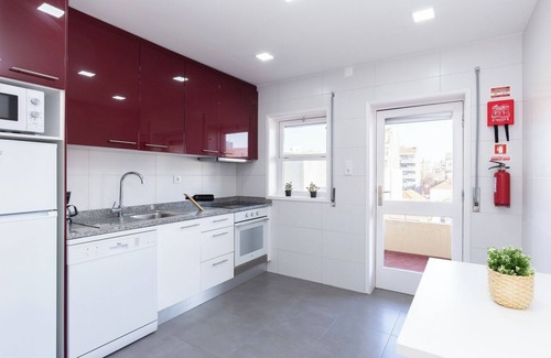 Leixões Apartment | Host Wise - Trendy Bright Flats | Jacuzzi