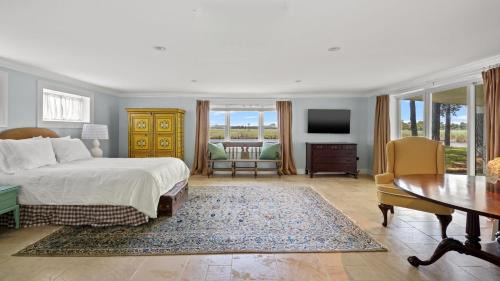 Temperanceville House | Hosta Cottage - Beautiful, Waterfront, Luxury