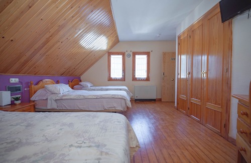 Villanua House | Hostal Alto Aragon