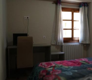 Sahun House | Hostal Casa Lacreu