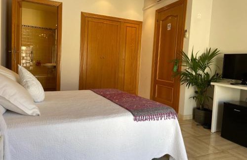 Cabrils Hotel | Hostal de la Plaça - Hotel Boutique