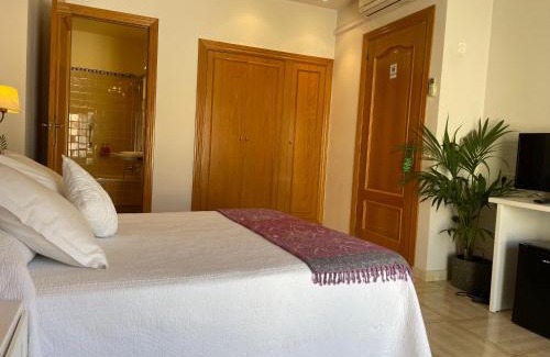 Cabrils Hotel | Hostal de la Plaça - Hotel Boutique