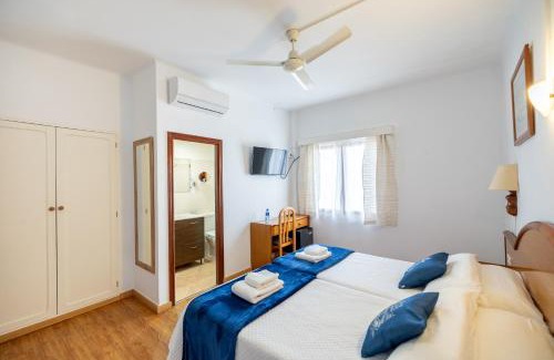Colonia Sant Jordi House | Hostal Doris - Adults Only