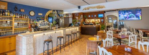 Colonia Sant Jordi House | Hostal Doris - Adults Only