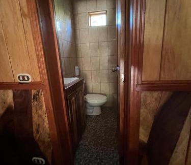 Puerto Barillas Hotel | Hostal el Edén Brizuela