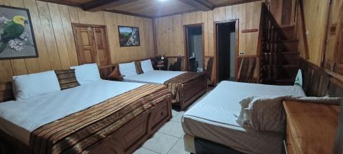 Puerto Barillas Hotel | Hostal el Edén Brizuela