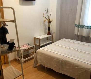 Abena House | Hostal Escartín