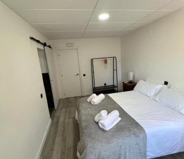 El Barraco House | Hostal Las Cruceras