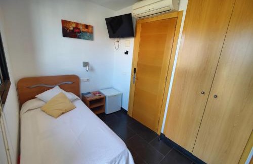Pineda de Mar House | Hostal Manel
