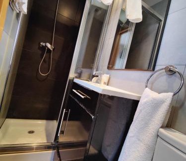 Pineda de Mar House | Hostal Manel