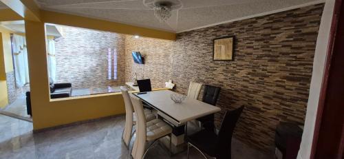 Calama House | Hostal Mediterraneo