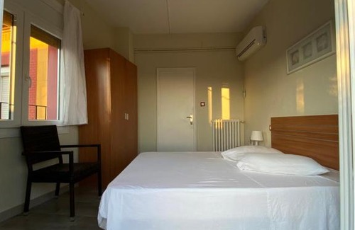 La Vajol House | Hostal Restaurant Casa Comaulis