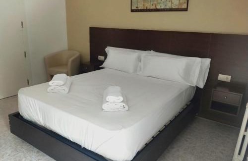 Amer House | Hostal Restaurant Sant Marçal