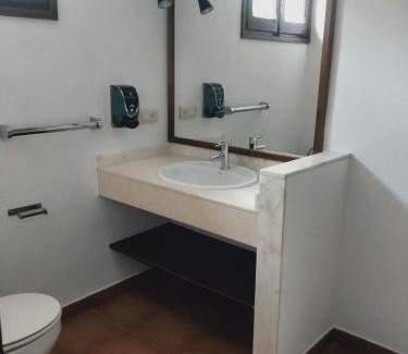Amer House | Hostal Restaurant Sant Marçal