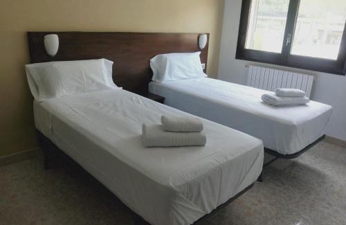 Amer House | Hostal Restaurant Sant Marçal