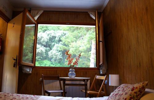 Alfara de Carles House | Hostal Restaurante de Montaña Pous de la neu