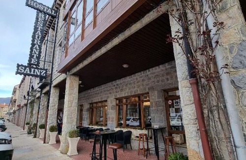 Riano House | Hostal Sainz