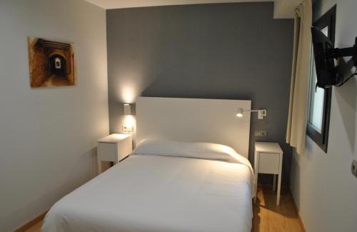 Cervera Hotel | Hostal Universitat