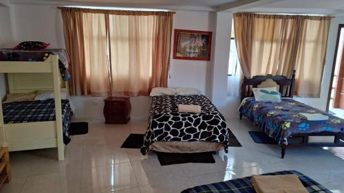 Guaranda House | Hostal y Complejo Turístico La Rueda