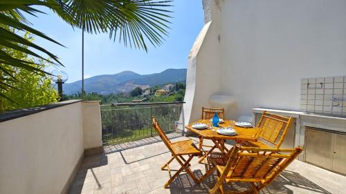 Toirano Apartment | Hostdomus - La casa tra ulivi e storia