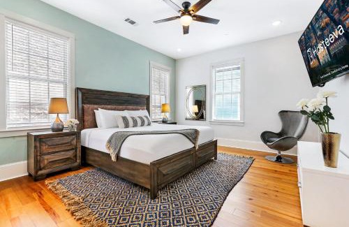 Faubourg Lafayette Apartment | Hosteeva Amazing 4 BR Modern Condo with Balcony Near Frnch Quarter
