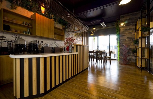 Ha Long Hostel | Hostel ∙ 8 guests