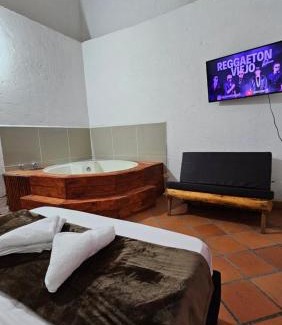 Marinilla Hotel | HOSTERÍA BRISAS DEL RÍO