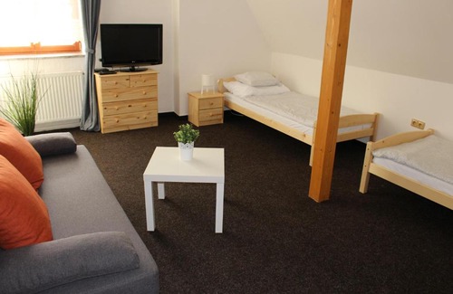 Petrkovice House | Hostinec a Penzion Staré Nádraží