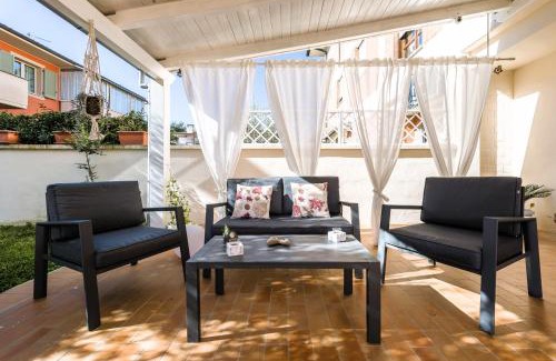 Capannoli Apartment | Hostly - Giusy Garden Suite - Only for Holidays